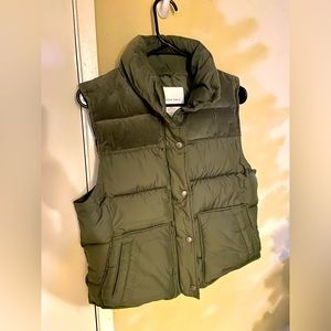 American Eagle Medium Vest